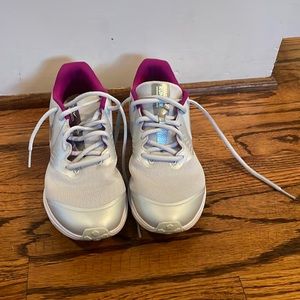 Nike running shoes worn once and didn’t fit no tags